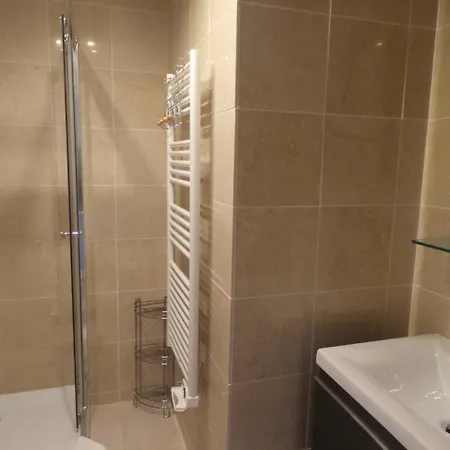 Spacious 3 Bedroom Flat Near City Centre And Beaches Appartement Antibes